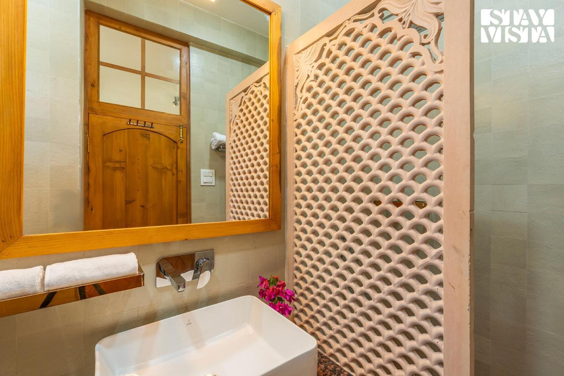 Stayvista At The Oakridge 4 Bhk Villa In Dharamshala With Jacuzzi & Balcony Chamba (Himachal Pradesh) Exterior foto